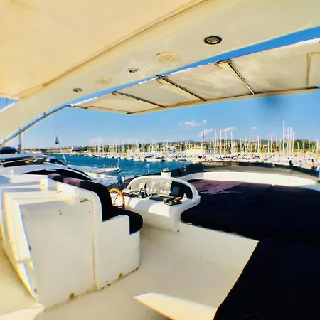 Tropez Luxury Yacht Úszó hotel Saint-Tropez