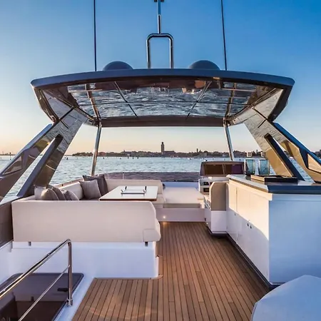 Tropez Luxury Yacht Úszó hotel Saint-Tropez